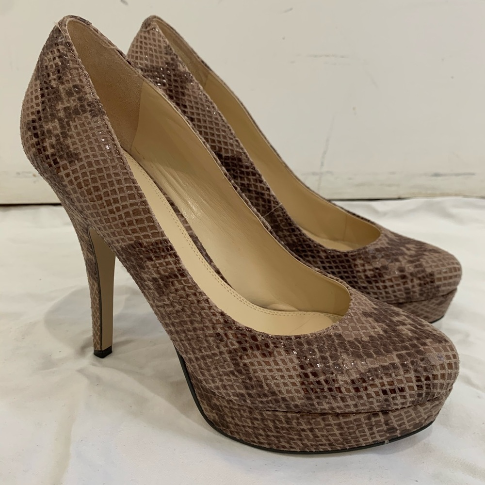 ENZO ANGIOLINI TAUPE MULTI LEATHER PLATFORM HEELS